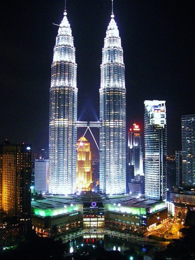 Petronas-Towers-2016