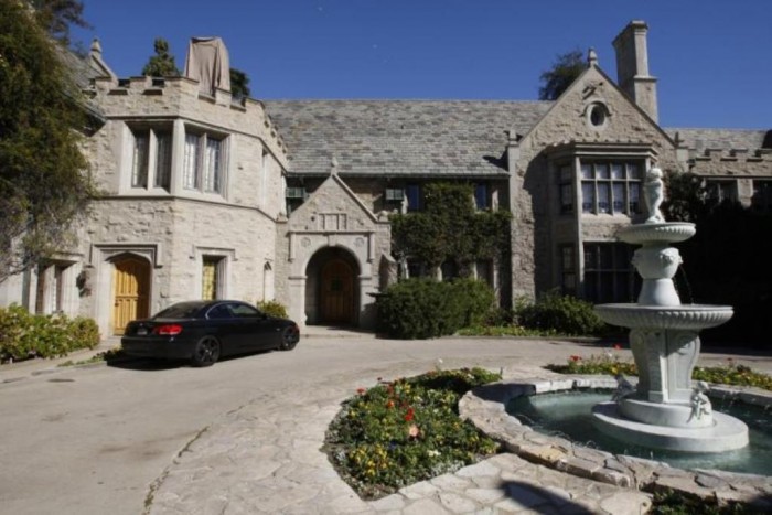 the-playboy-mansion-in-los-angeles