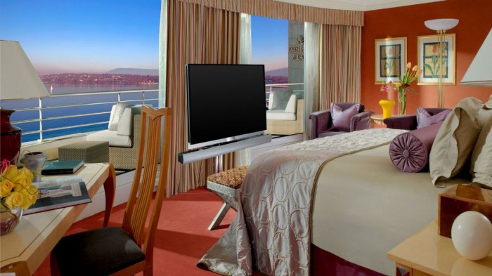 1274-Hotel-Photos-Royal-Penthouse-Suite-Bedroom-Hotel-President-Wilson-Geneva-1600x900