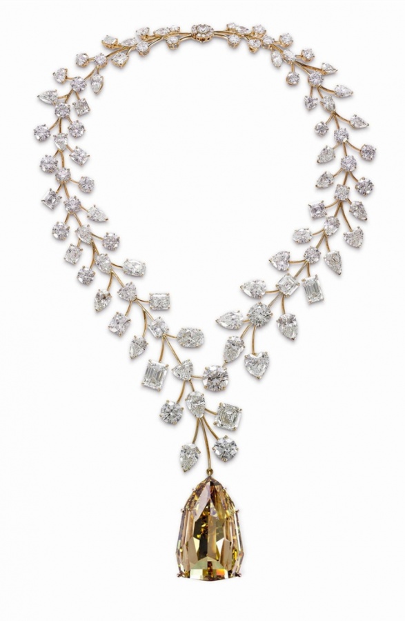 Mouawad-L’Incomparable-Diamond-Necklace-Guinness-World-Record
