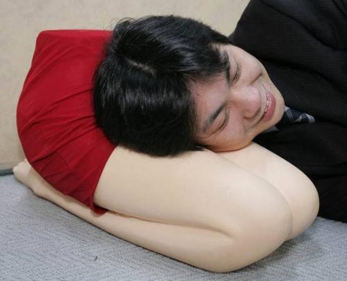 Funny and non-traditional pillow for lonely men who are still single