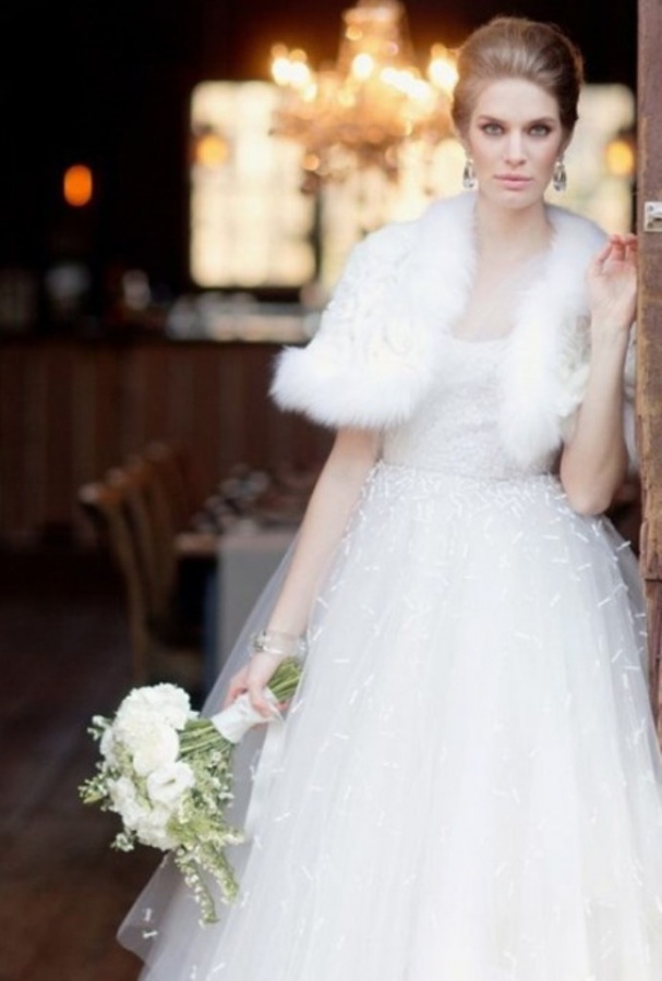 gorgeous-winter-wedding-dresses-37
