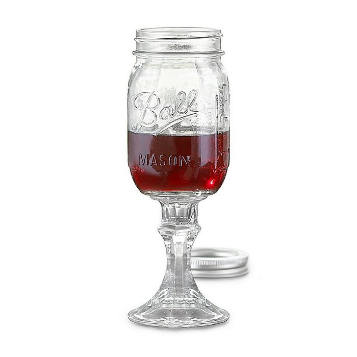 Jar shaped wine glass to enjoy drinking your wine