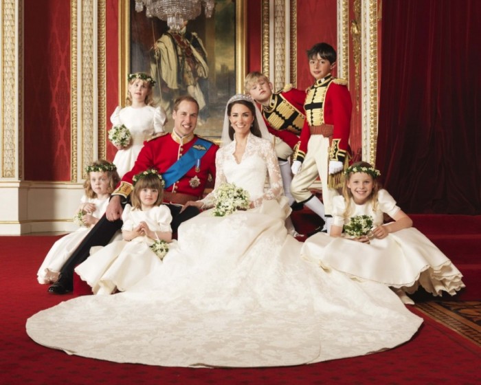 royal-wedding-dress-display