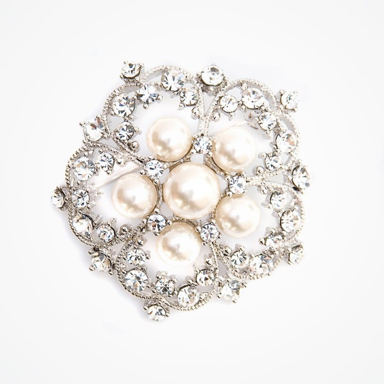Top 10 Fabulous Pearl Brooches For Wedding Dresses