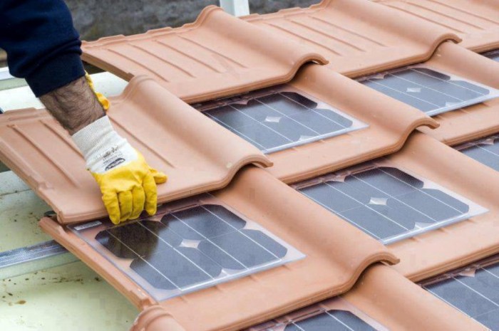 Solar roof tiles