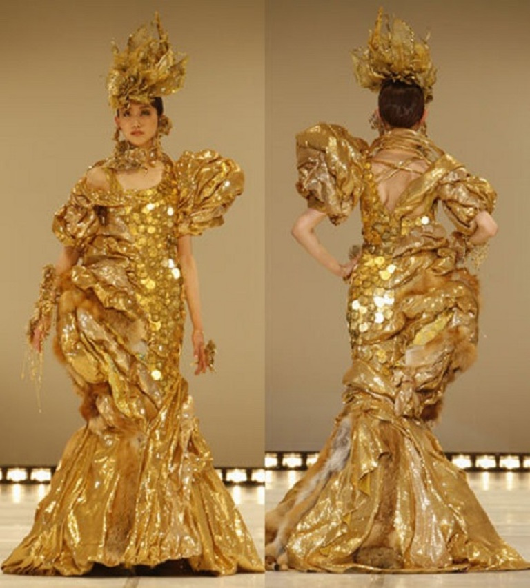 This-dress-is-also-made---by-the-Japanese-craftsman-named-Ginza-Tanaka.-It-is-a-creation-of-gold-color-presented-to-the-public-in-2008.