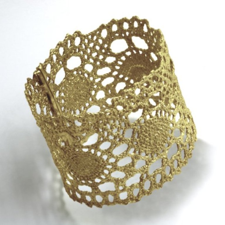gold-crochet-bracelet