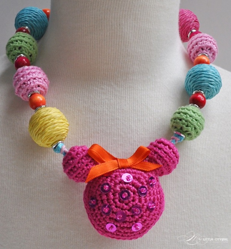 nice-colourful-round-shape-crochet-necklace