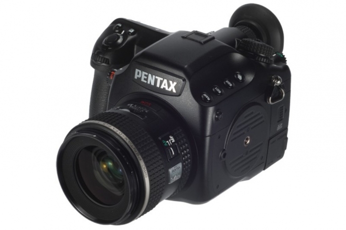 pentax645D-frontangle