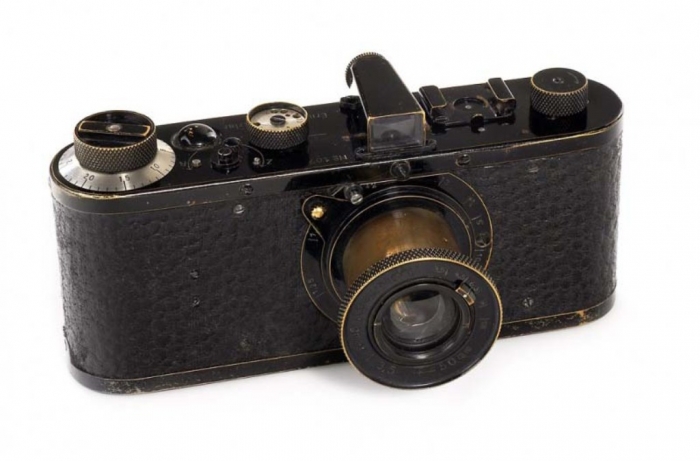 vintage-leica-camera-sold-for-record-1-9-million-usd