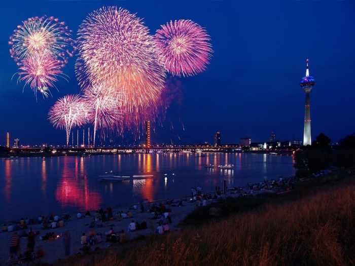 Fireworks_Dusseldorf_Germany