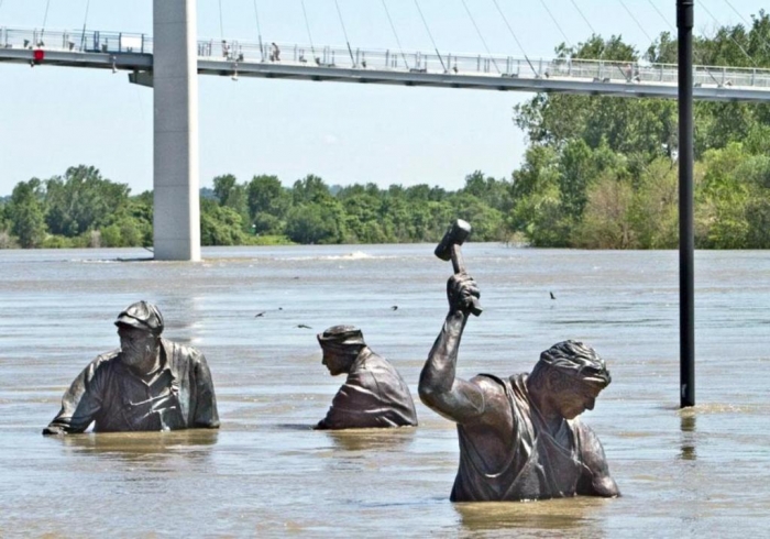 Omaha, Nebraska  01-monument-for-labor-by-matthew-placzek-flooded-in-omaha-ne