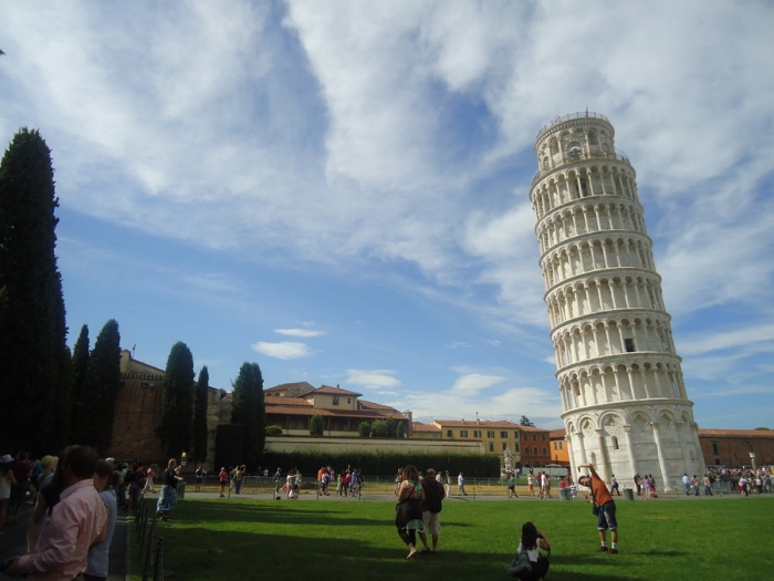 leaning_tower_of_pisa_by_martelca-d5e7s9b