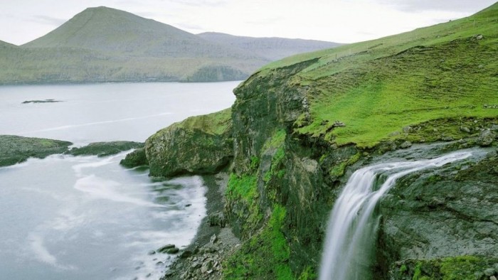 Faroe-Island-Waterfall