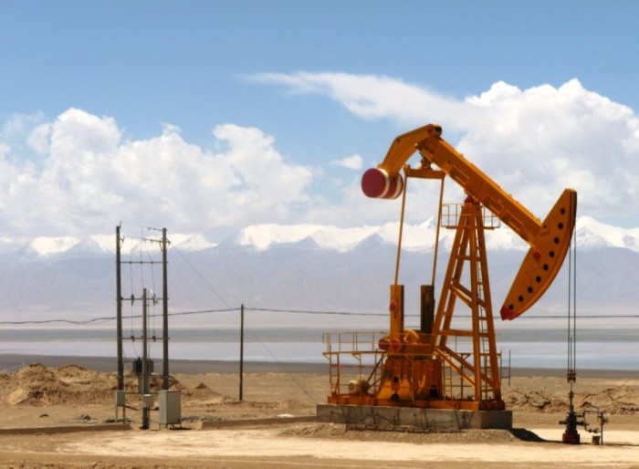 Oil_well_in_Tsaidam