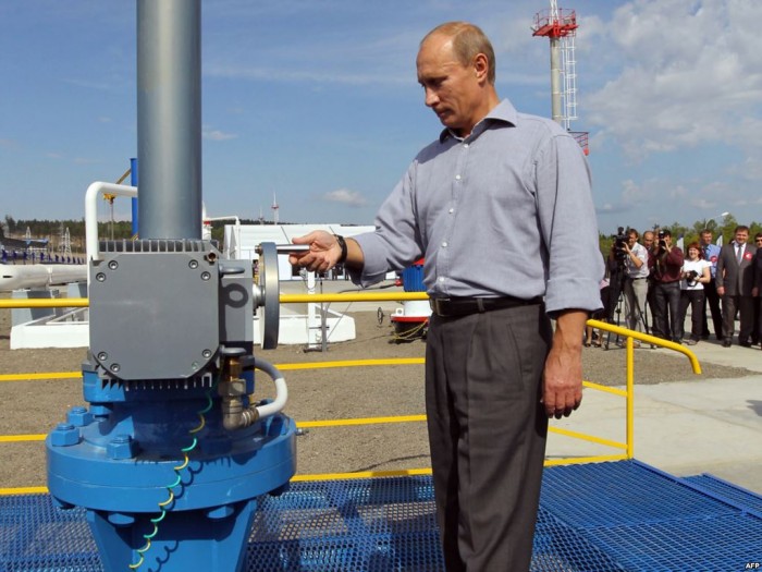 Putin-at-Eastern-pipeline