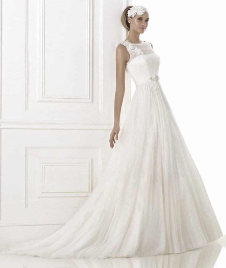 bermellon-tulle-flower-shoulder-wedding-dress-2015-fashion-pronovia-610x724