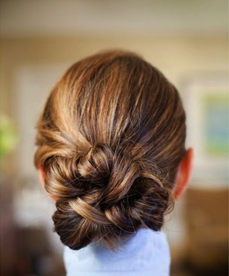 knotted-bun-hairstyle-for-easy-updos-to-wear-to-work