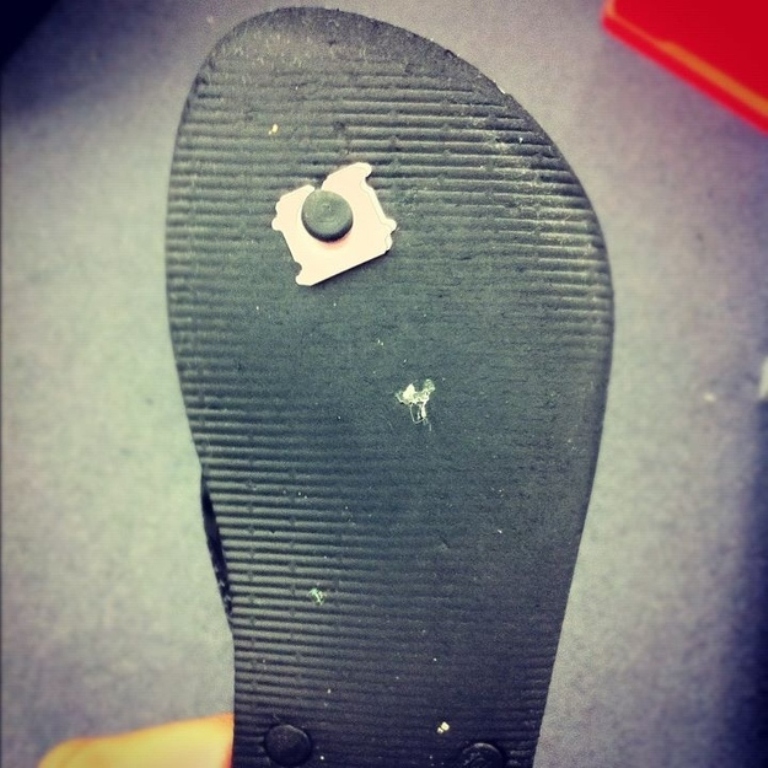 You can fix your flip-flops through using bread clips instead of throwing them 