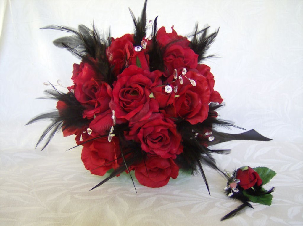 import-wedding-bouquet-feather-bouquet-red-roses-black-feathers-crystal-gems-bridal-bouquet-and-boutonniere-set-c0602ca2e23f3fd1943490115e4c3e5b