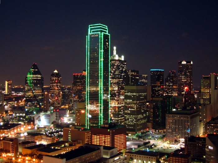 13704 Dallas skyline at night