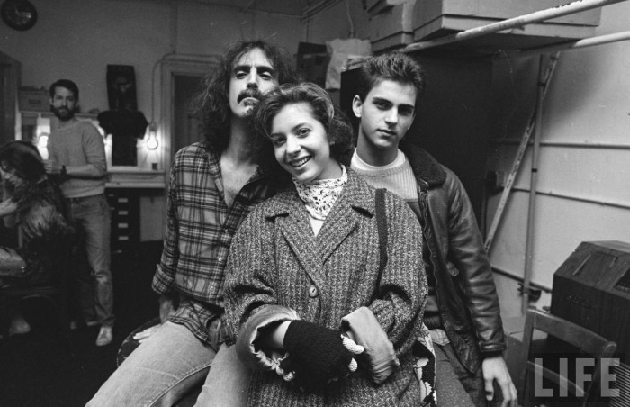 art_music_rock_frank_zappa_1940_1993_pic_zappa_frank_2_children