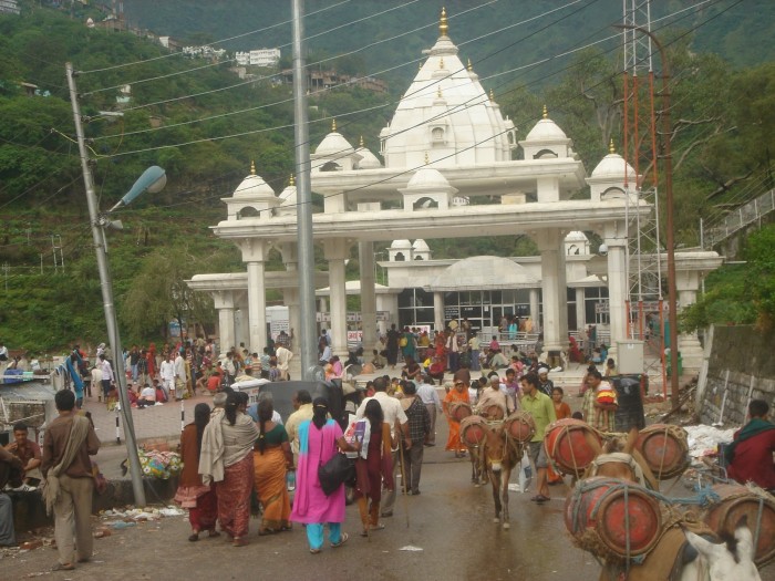 vaishnodevi temple gate
