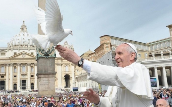 top 10 most influential & greatest leaders PopewithDove-012