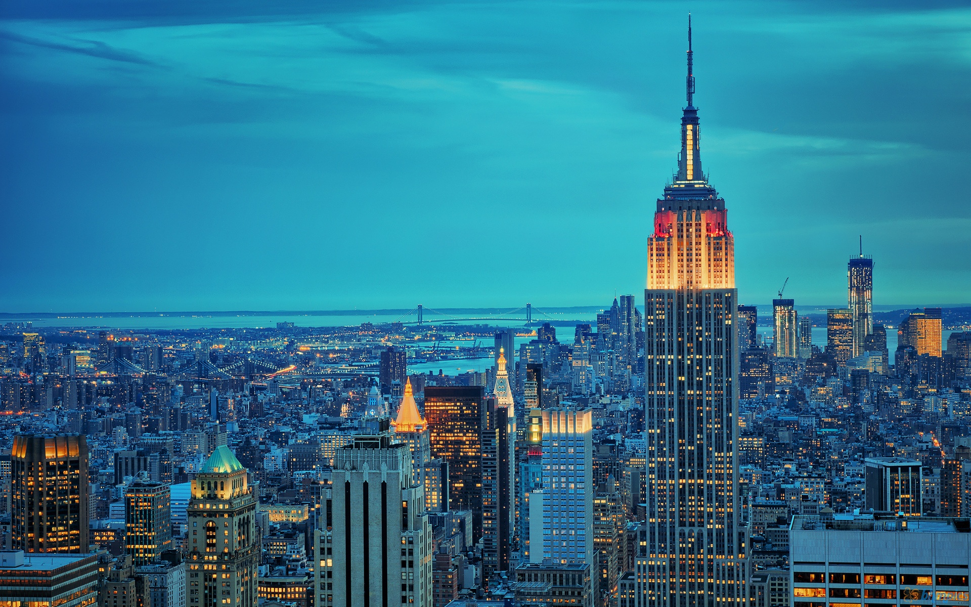 6896323-empire-state-building
