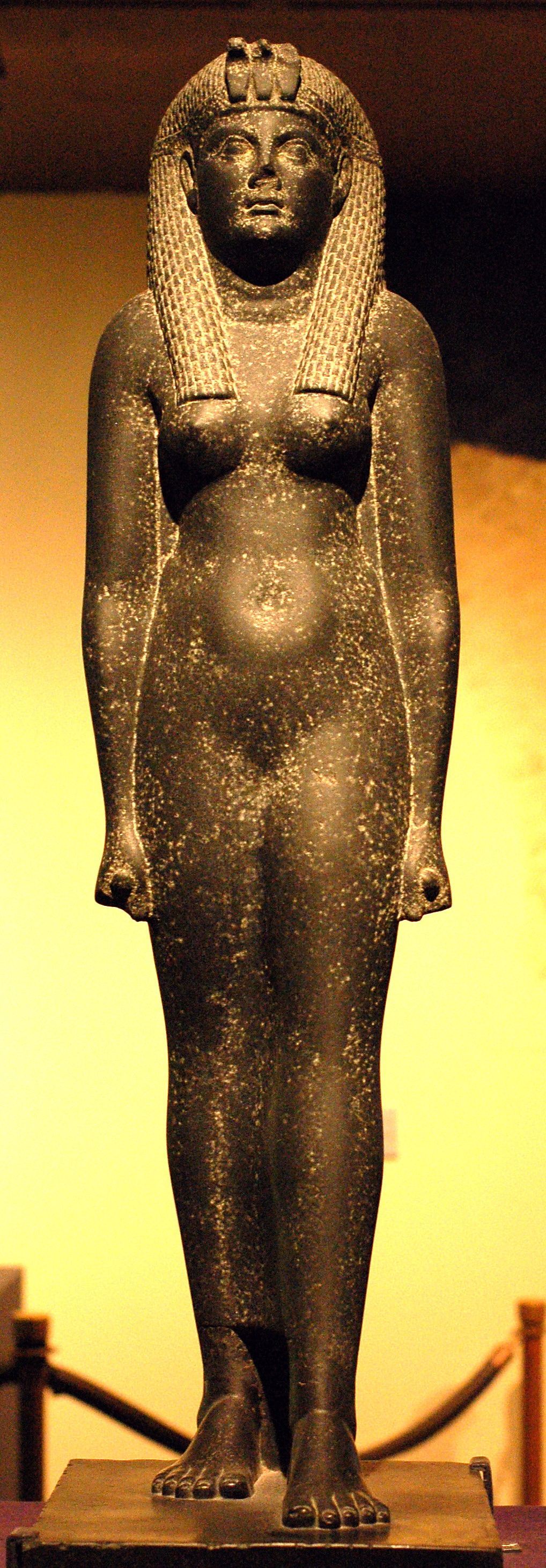 Cleopatra_statue_at_Rosicrucian_Egyptian_Museum
