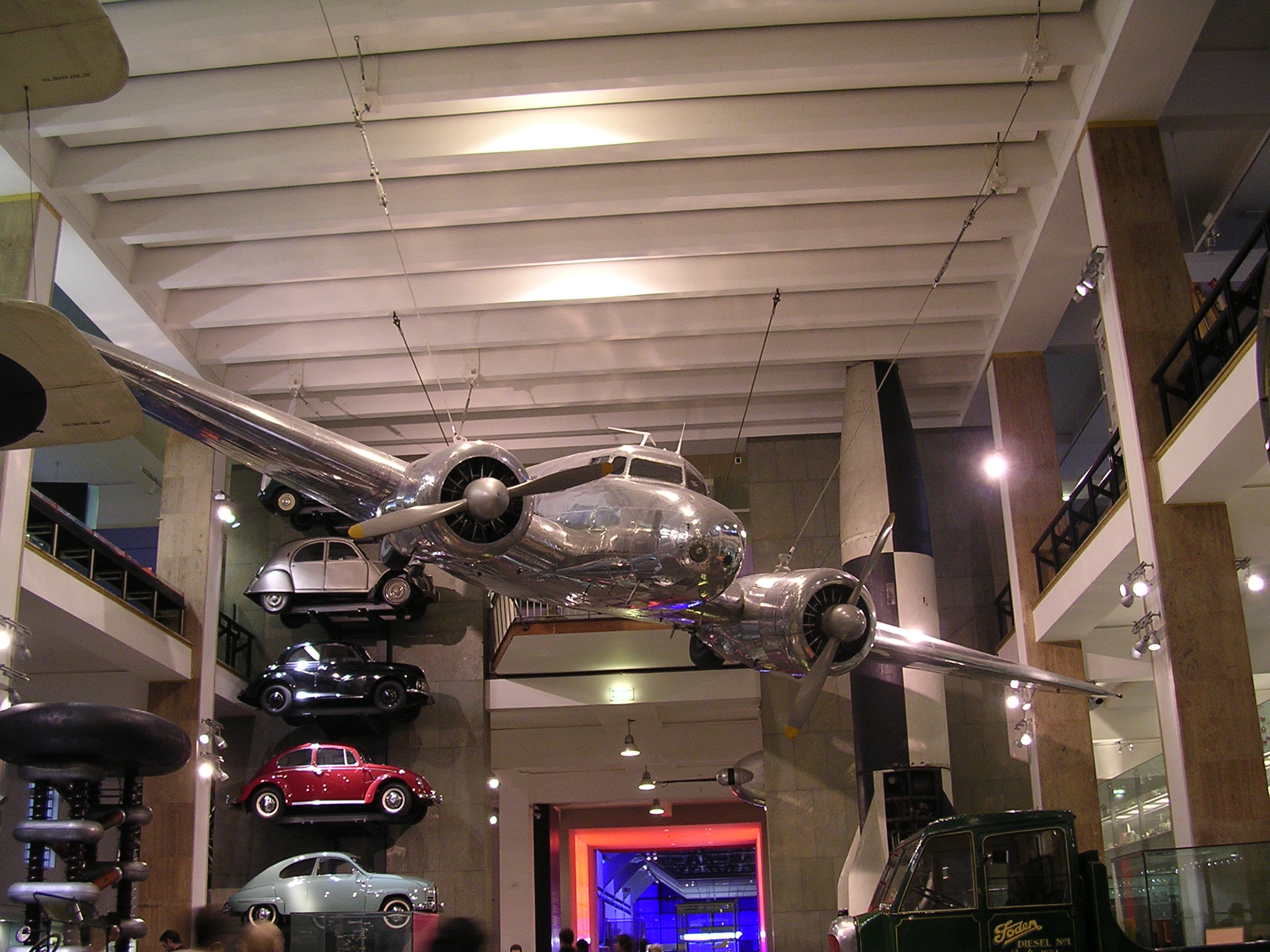 Plane_in_the_Science_Museum_of_London