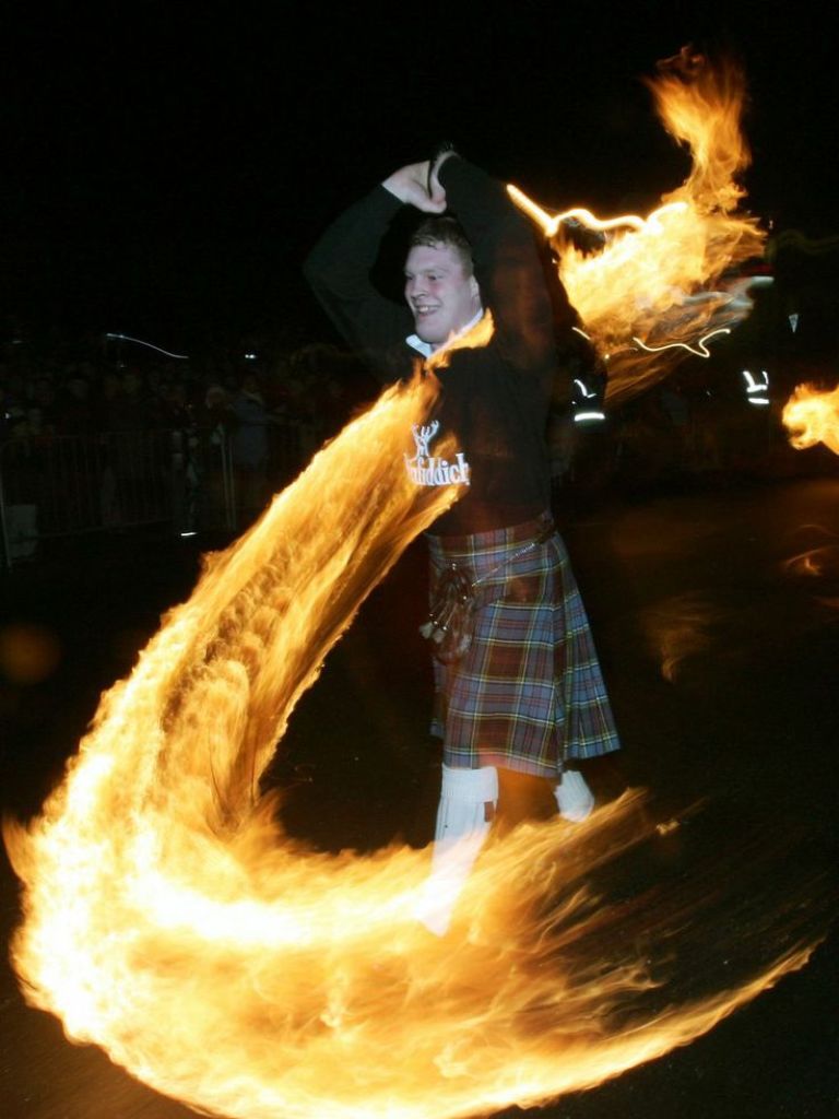 swinging fireballs (1)