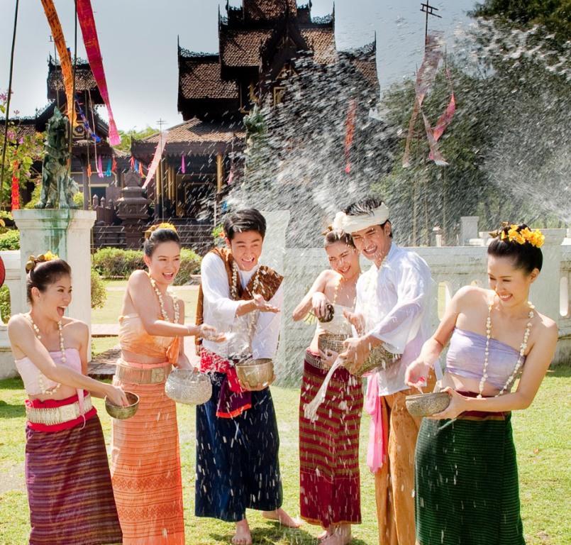 throwing water at others in Thailand