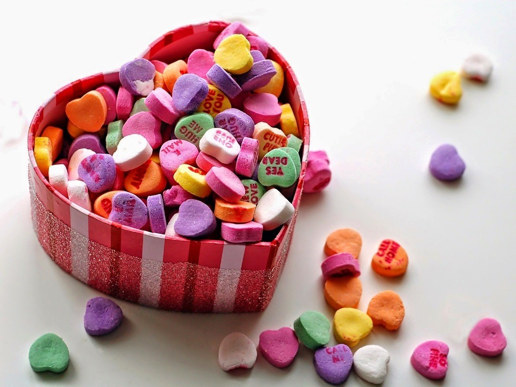 Hide romantic messages with candy and chocolate