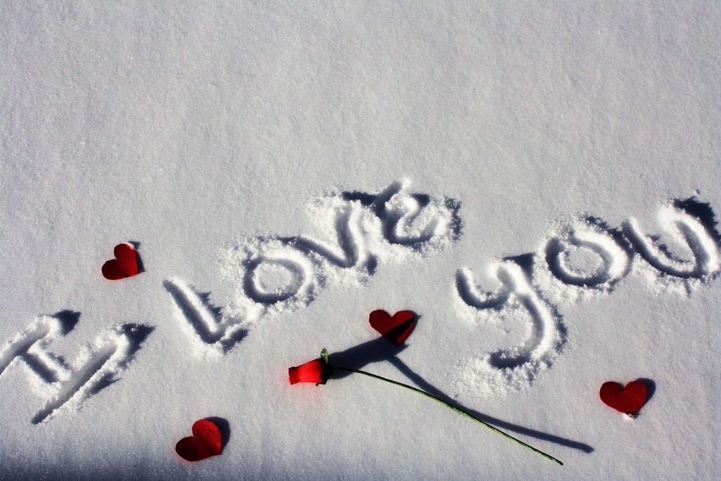 I Love You on snow (1)