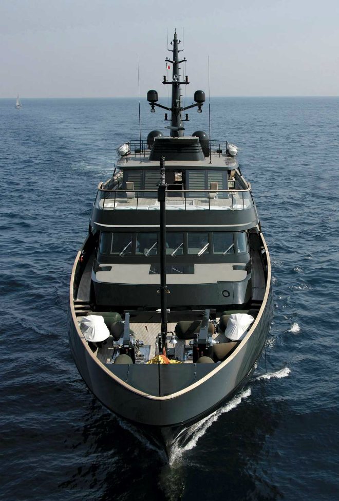 best-celebrity-yachts-giorgio-armani-7
