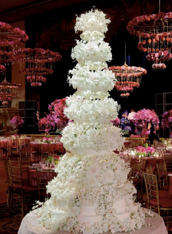michael-douglas-and-catherin-zeta-jones-vanilla-wedding-cake1