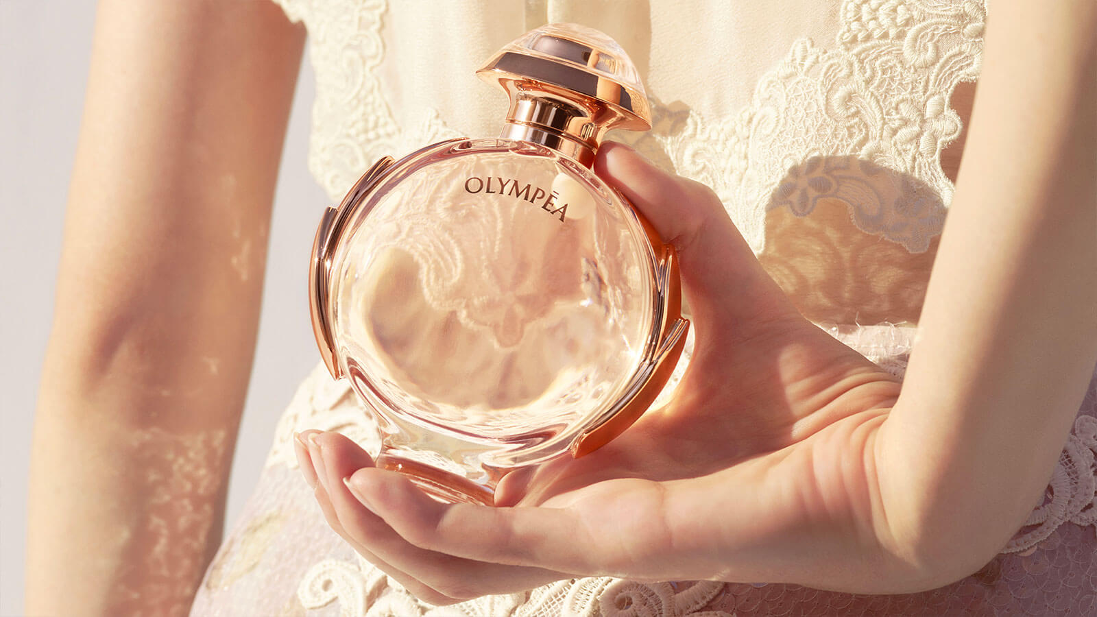 Top 10 Most Expensive Luxury Perfume Brands for Women (with prices)