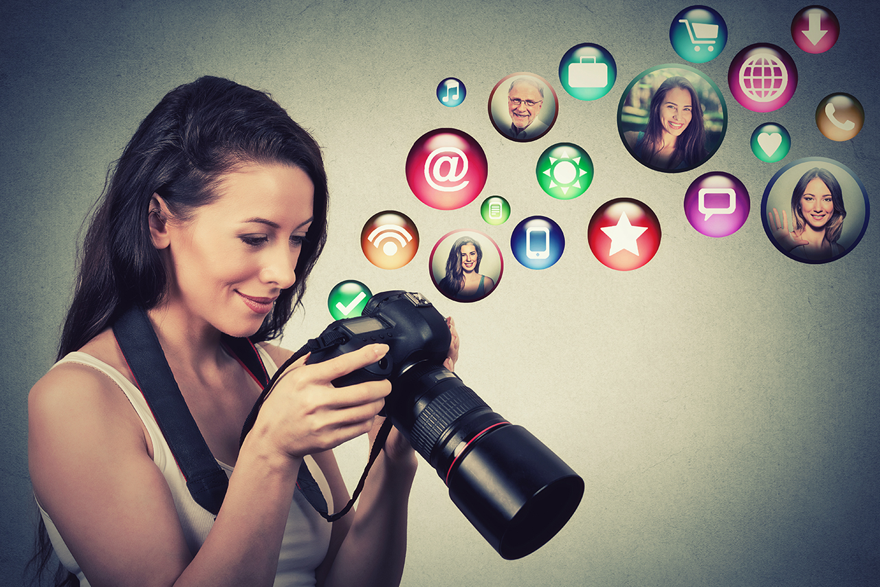 photographer use social media platforms