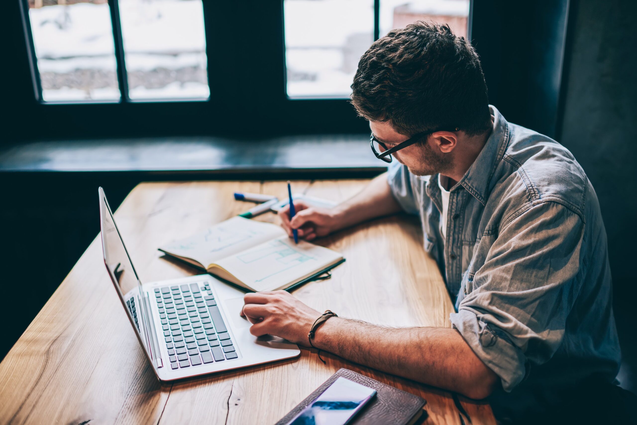 essay writing laptop